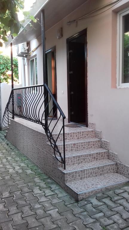 Light House Hotel Батуми Екстериор снимка